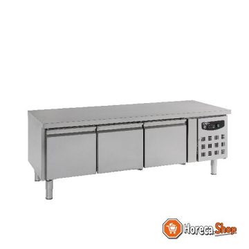Refrigerated counter height 650 3 doors