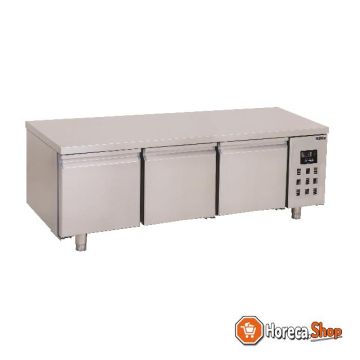 Refrigerated counter 600 height 3 doors
