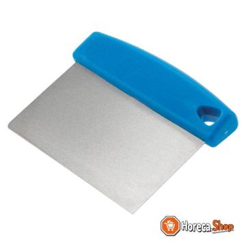 Pasta cutter with nylon handle