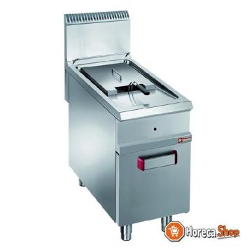 Gas fryer 1 tub of 18 liters (18 kw) on closed cupboard with revolving door