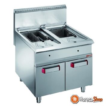 Gas fryer with 2 tubs of 18 liters (2x 18 kw) on closed cupboard with revolving doors