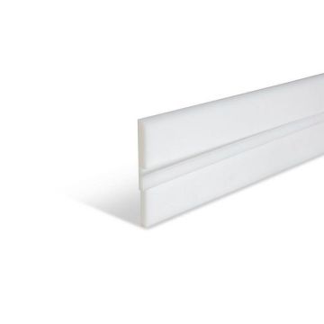 Profilé de plinthe en pe blanc avec profil d insertion 2000x150x15 mm